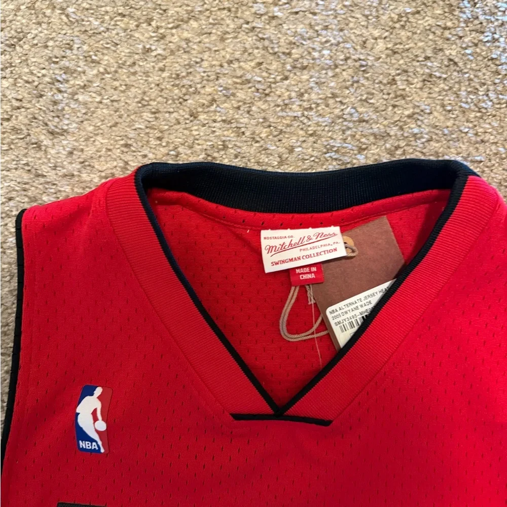 Mitchell & Ness Dwayne Wade Miami Heat Jersey - Picture 2 of 5